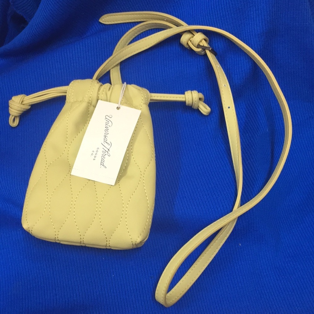 LADIES’ NWT Universal Thread Yellow Crossbody bag